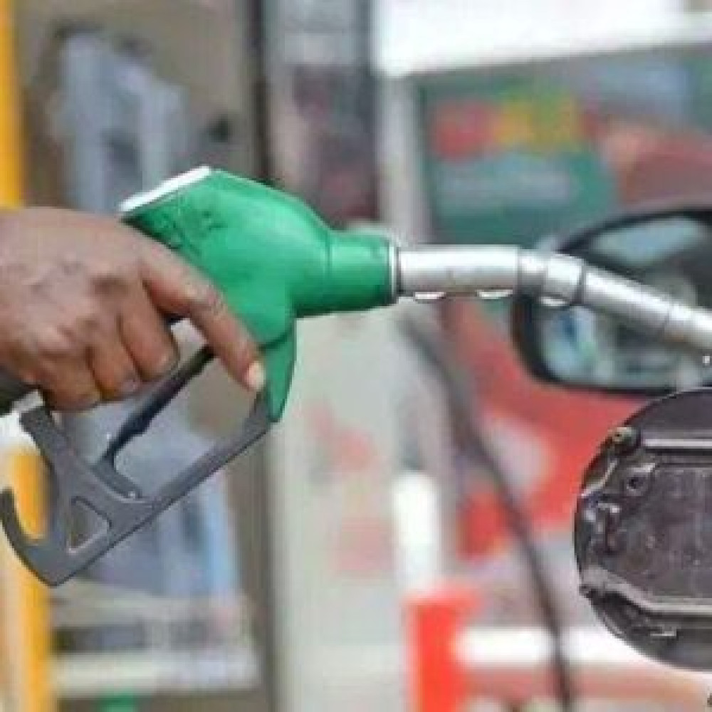Petrol Pump on Upswing, Heads to 1000 Per Litre as Crude For Naira Deal no Longer in Force